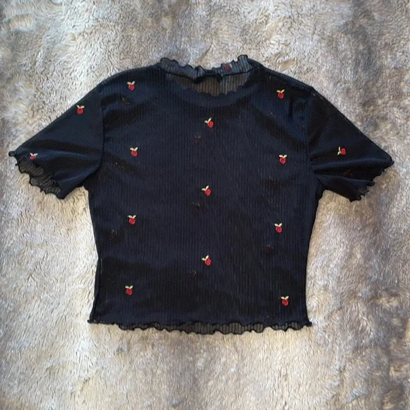 Fashionnova Sheer Black Crop Top w/Roses 🌹 - Picture 3 of 4